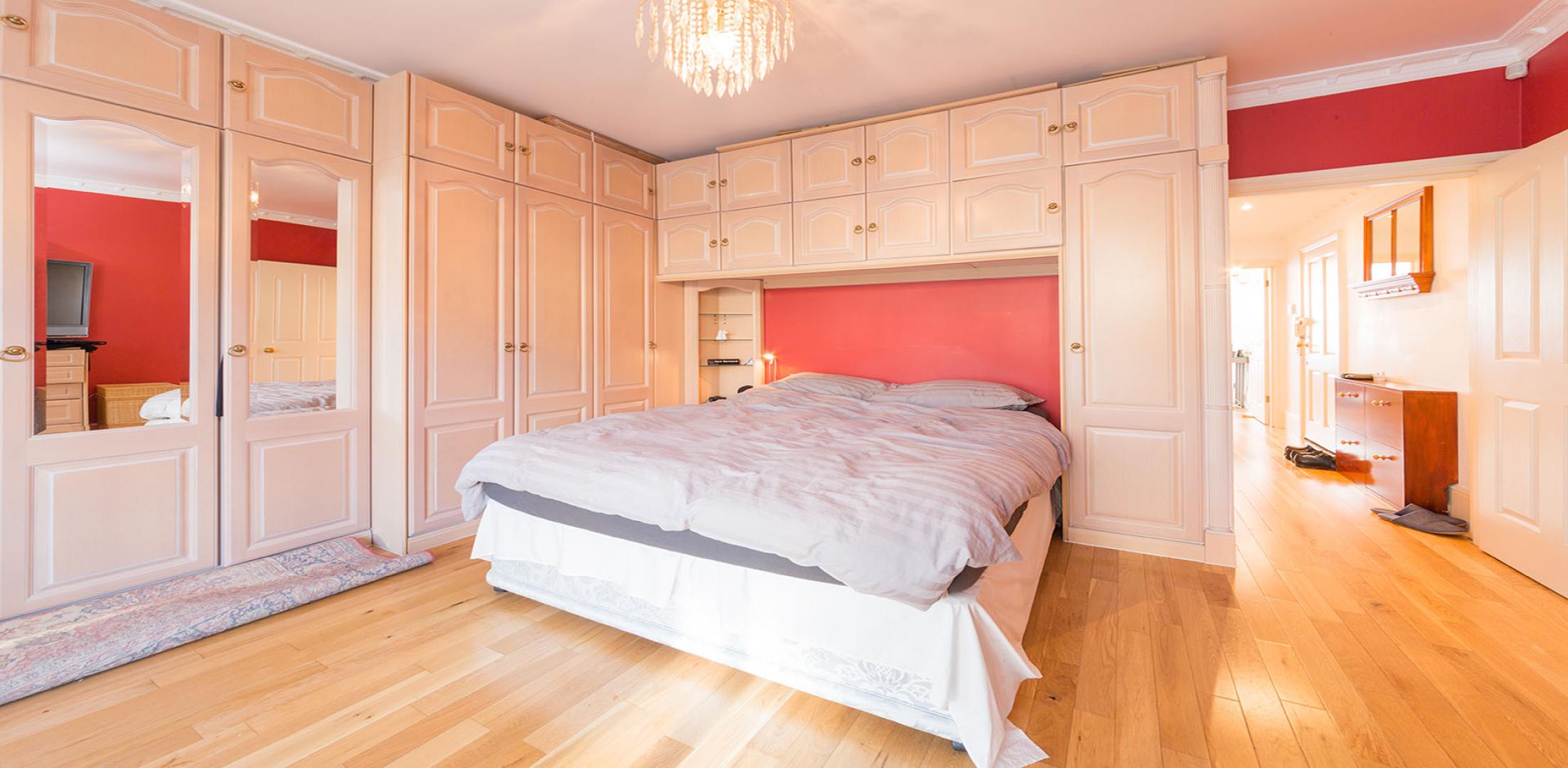 			1 Bedroom, 1 bath, 1 reception Apartment			 Broadhurst Gardens, WEST HAMPSTEAD